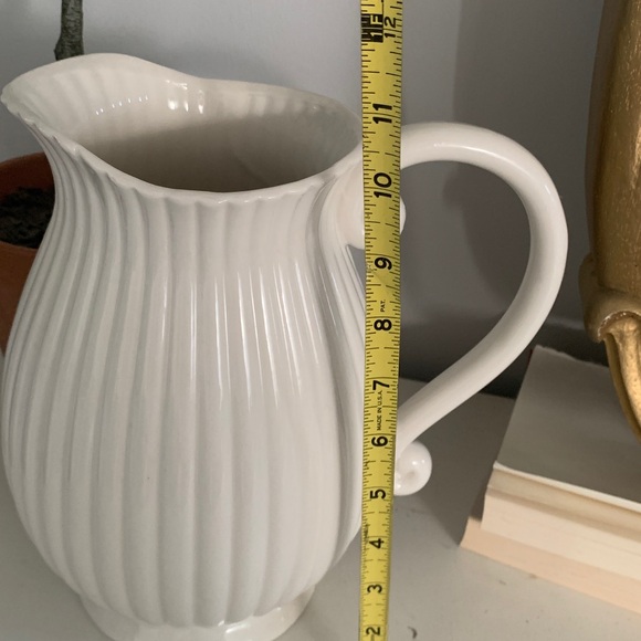 Ashland off white large pitcher ribbed shabby home‎ decor serving shelf table - Picture 6 of 8